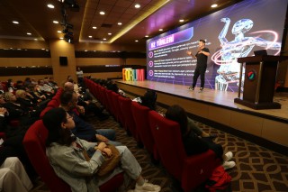 Kepez’de 2. Dünya Savaşı’ndan günümüze yapay zekanın evrimi anlatıldı