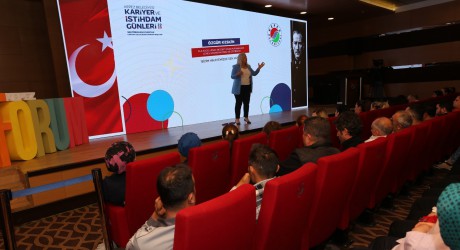Kepez’in Kariyer ve istihdam Günleri’nde liderlik ve başarı tüyoları