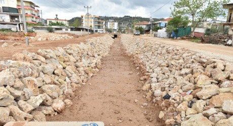 Kepez çalışıyor, sel baskınları tarih oluyor