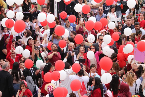 Kepez’de çocukların 23 Nisan heyecanı