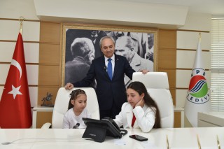 Kepez’de başkanlık koltuğu 23 Nisan’da çocukların