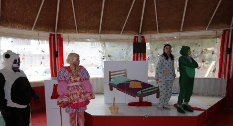 Kepez’den 23 Nisan’da Sevgi Evi’ne tiyatro sürprizi