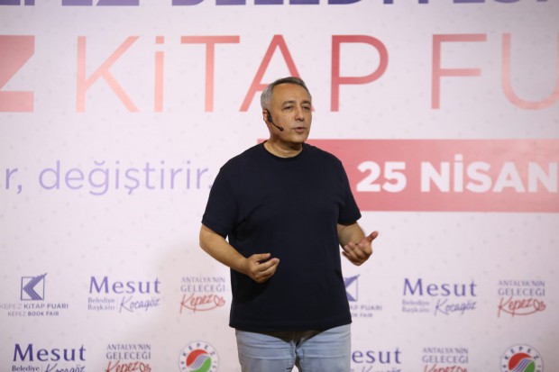 Dr. Murat Kaplan’dan, Kepez Kitap Fuarı’nda ‘İnsan Okuma’nın tüyoları