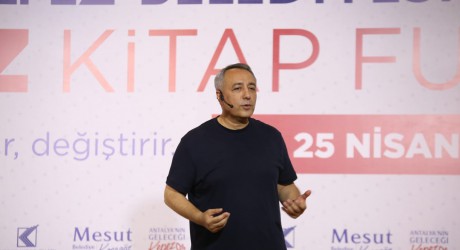 Dr. Murat Kaplan’dan, Kepez Kitap Fuarı’nda ‘İnsan Okuma’nın tüyoları