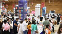 Kitap tutkunları Kepez Kitap Fuarı’na akın etti