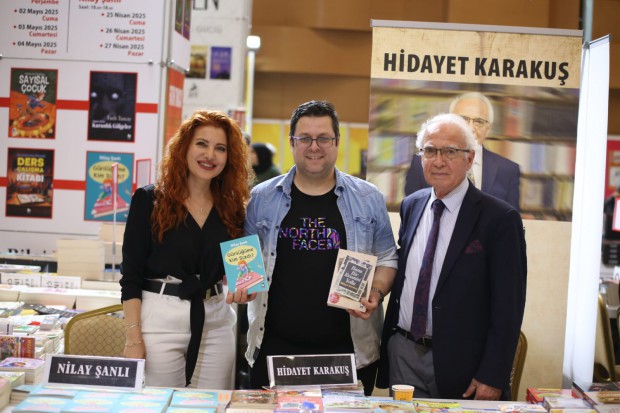 Ünlü yazarlardan Kepez Kitap Fuarı’na övgüler