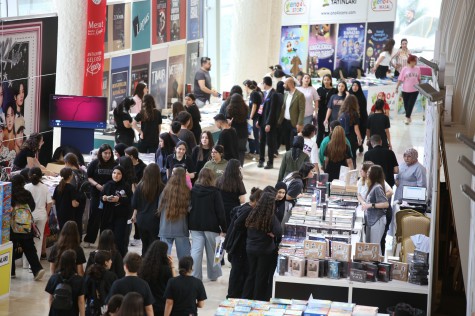 Kitapseverlerden Kepez Kitap Fuarı’na yoğun ilgi