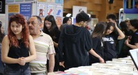 Kitapseverlerden Kepez Kitap Fuarı’na yoğun ilgi