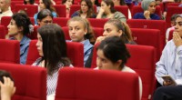 İnci Aral Kepez Kitap Fuarı’nda okurlarıyla buluştu