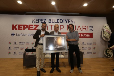 Kepez Kitap Fuarı’nda “Türkiye Nereye Gidiyor” konuşuldu