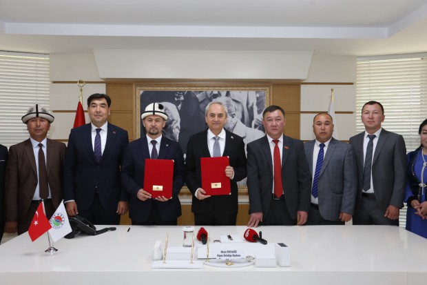 Kepez ve Kırgız Balıkçı şehri arasında kardeşlik köprüsü kuruldu  