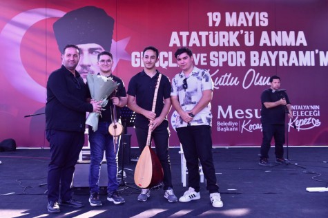 Kepez Belediyesi, “Sahne Senin” etkinliğiyle gençlere fırsat verdi