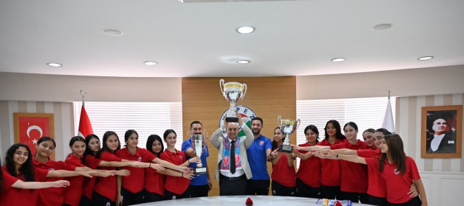 Kocagöz, Türkiye’nin hentbol yıldızlarını ağırladı