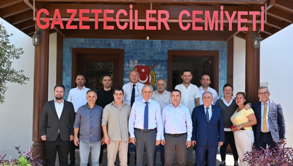 Kepez Belediyesi’nden Basın Emekçilerine Hem Destek Hem Vefa 