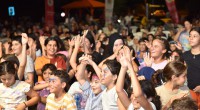 ‘Sahne Kepez’  Zeytinlik Mahallesi’ni şenlendirdi