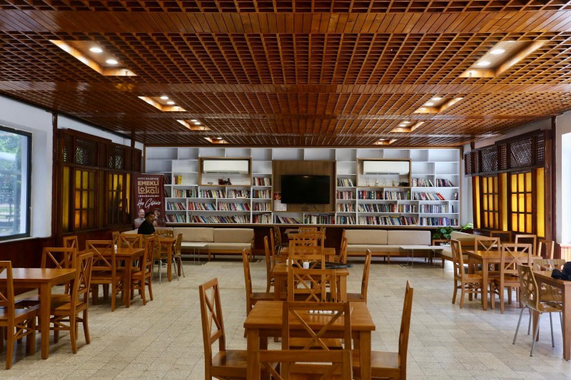 Kepez’de Emekliler İçin Sosyal Buluşma Noktası