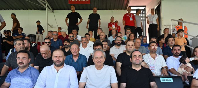 Kocagöz, Kepezspor Futbol AŞ-Karaman KF maçını tribünden izledi