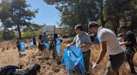 Kepez, öğrencilerle birlikte ormandaki çöpleri temizledi