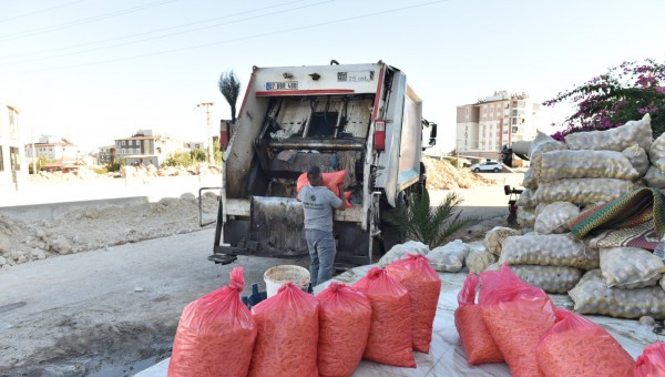 Kepez’de 1,5 ton patates imha edildi 