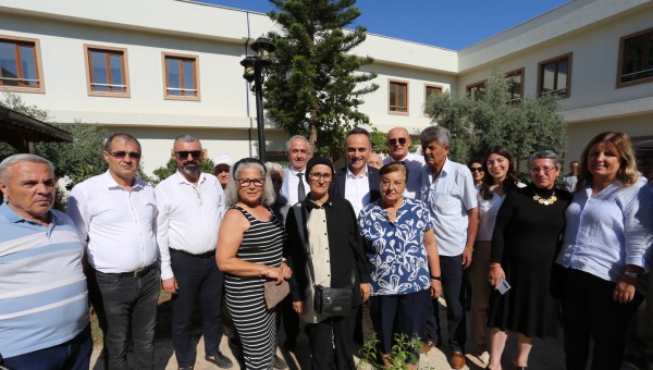 Kepez Şefkat ve Huzurevi’nde renkli etkinlik; çiçekler dikildi, gönüller ısındı 