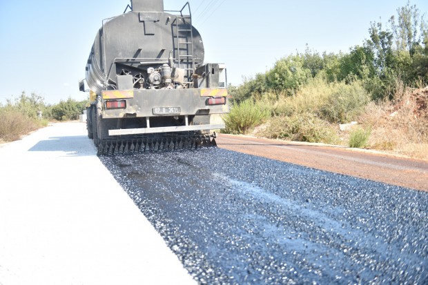 Kepez’in Odabaşı Mahallesi’ndeki 30 sokakta sathi asfalt hazırlığı