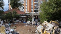 Kepez’de çöp ev operasyonu