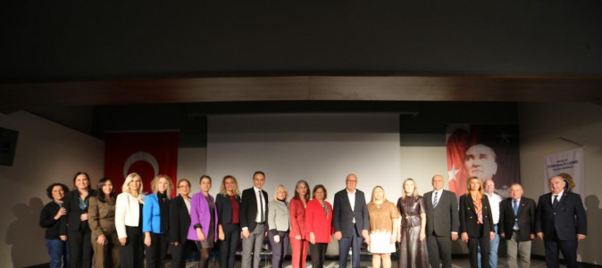 Kepez’de “Güçlü Kadınlar, Güçlü Yarınlar” konuşuldu