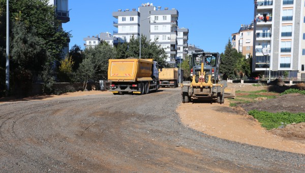 Güneş Mahallesi’ne yeni yollar ve otopark 