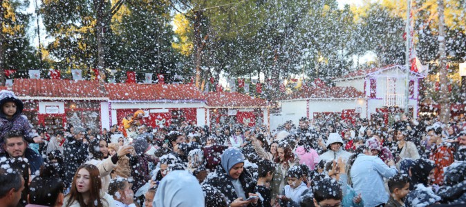 Kepez’de yeni yıl heyecanı Dokumapark’ta doya doya yaşandı  