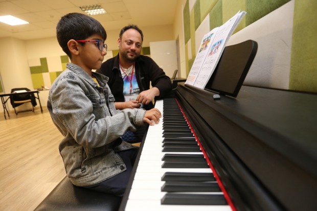 Mimar Sinan Akademi’de müzik, Kepez’de kuşakları buluşturuyor