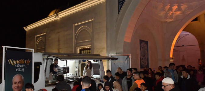 Kepez’de Miraç Kandili’nde lokmalar döküldü