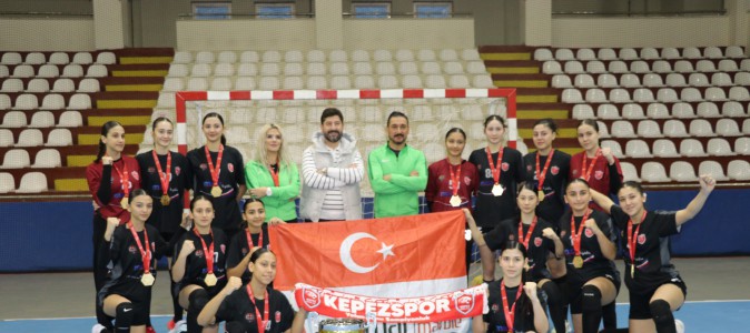 Kepez’in yıldız kızları hentbolda Türkiye şampiyonu
