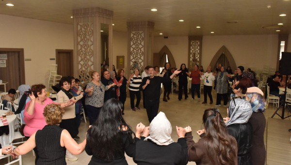 Kepezli hanımlar kadınlar matinesinde buluştu 