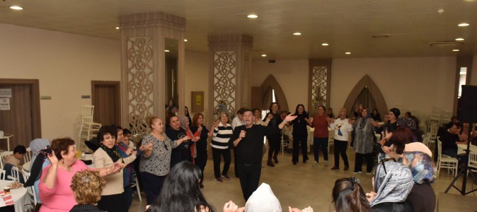 Kepezli hanımlar kadınlar matinesinde buluştu