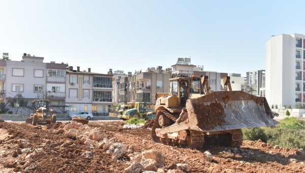 Altınova’da yeni yol çalışması 