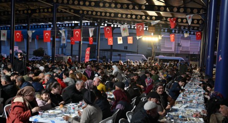 Kocagöz’den iftar yemeğinde mahalleye müjde!