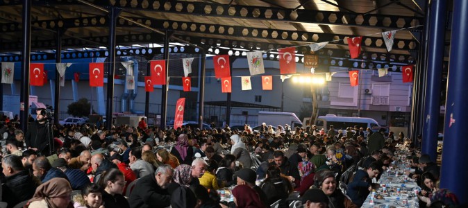 Kocagöz’den iftar yemeğinde mahalleye müjde!