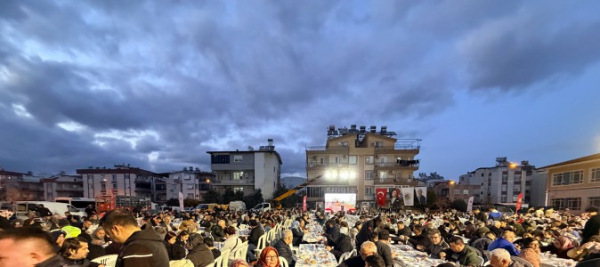 Kepez’in birlik ve beraberlik sofraları Karşıyaka’da