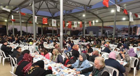 Kepez’in iftar sofraları Başköy ve Gaziler’e kuruldu