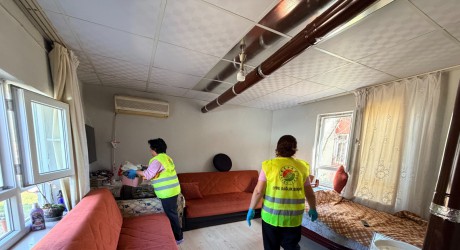 Kepez’den şehit ve gazi evlerinde bayram temizliği