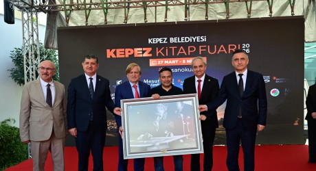 Kepez Kitap Fuarı kapılarını açtı: Edebiyat dolu 10 gün başladı