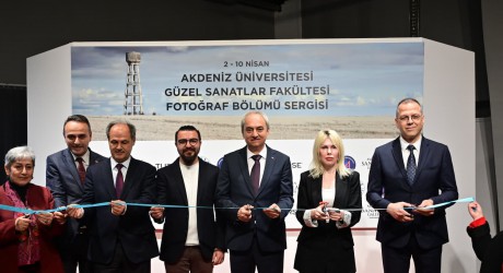 Kepez’de anlamlı sergi: AÜ. mezunu genç sanatçıların objektifinden hayat