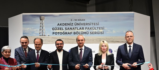 Kepez’de anlamlı sergi: AÜ. mezunu genç sanatçıların objektifinden hayat