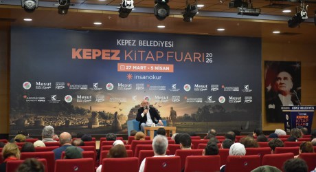 Türk sinemasının usta oyuncusu Ercan Kesal, Kepez Kitap Fuarı’nda okumanın önemine dikkat çekti;