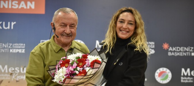 Şair Şükrü Erbaş, Kepez Kitap Fuarı’nda şiir üzerine konuştu