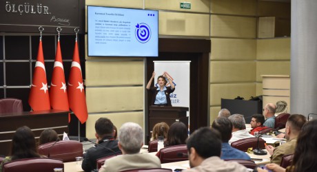 Kepez’de Diplomatik İletişim Eğitimi: Kurumsal Dil Kullanımı Güçleniyor