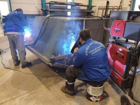 Kepez’de Kurban Bayramı öncesi çöp konteyneri seferberliği