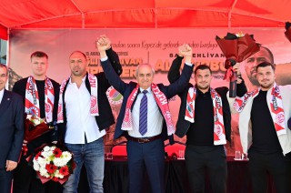 Kepez’de 12 yıl aradan sonra er meydanı kuruluyor: Kırkpınar’ın başpehlivanları dualı çayırda buluşuyor