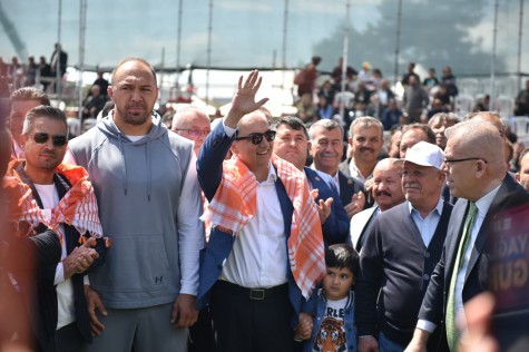 Kocagöz, Kepez’in er meydanında