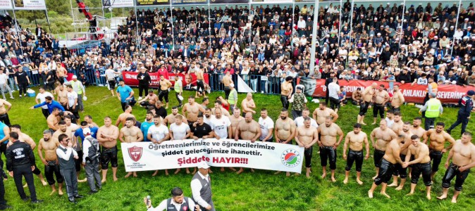 Kepez’in er meydanından “Şiddete Hayır” mesajı